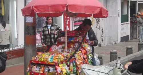 PUESTO DE DULCES CARRERA 13  53